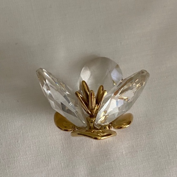 Gold Tone Multifaceted Crystal Flower Keepsake - Picture 5 of 8